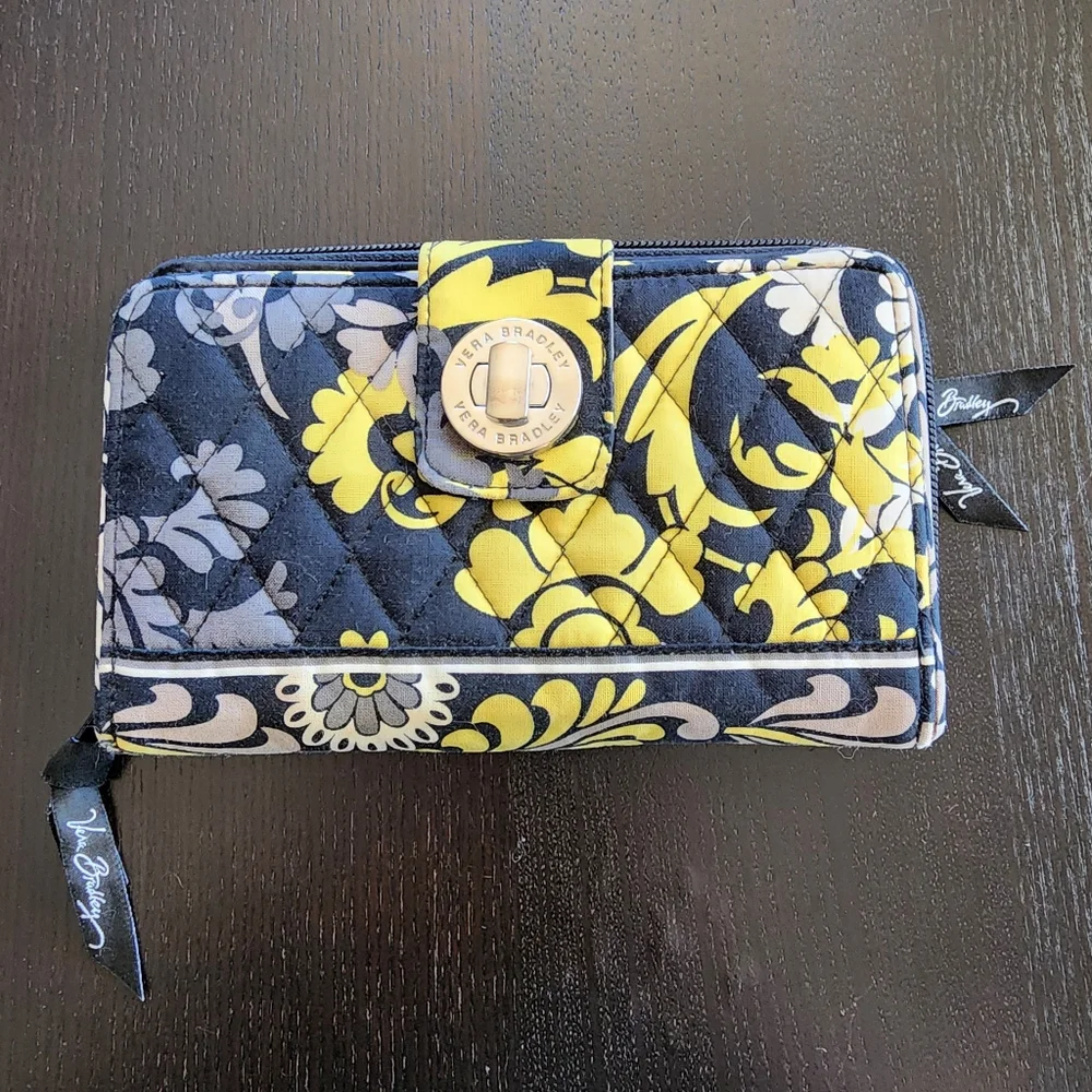 Vera Bradley Turn Lock Wallet Clutch Baroque Roomy Lots Of Slots And Storage